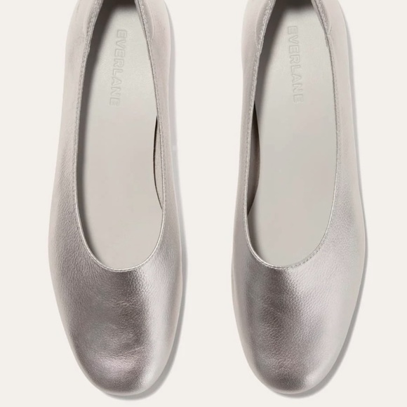 EVERLAND Day Glove Silver Shoe Size 9.5 - Picture 1 of 4
